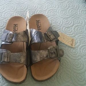 Womens silver slip on's